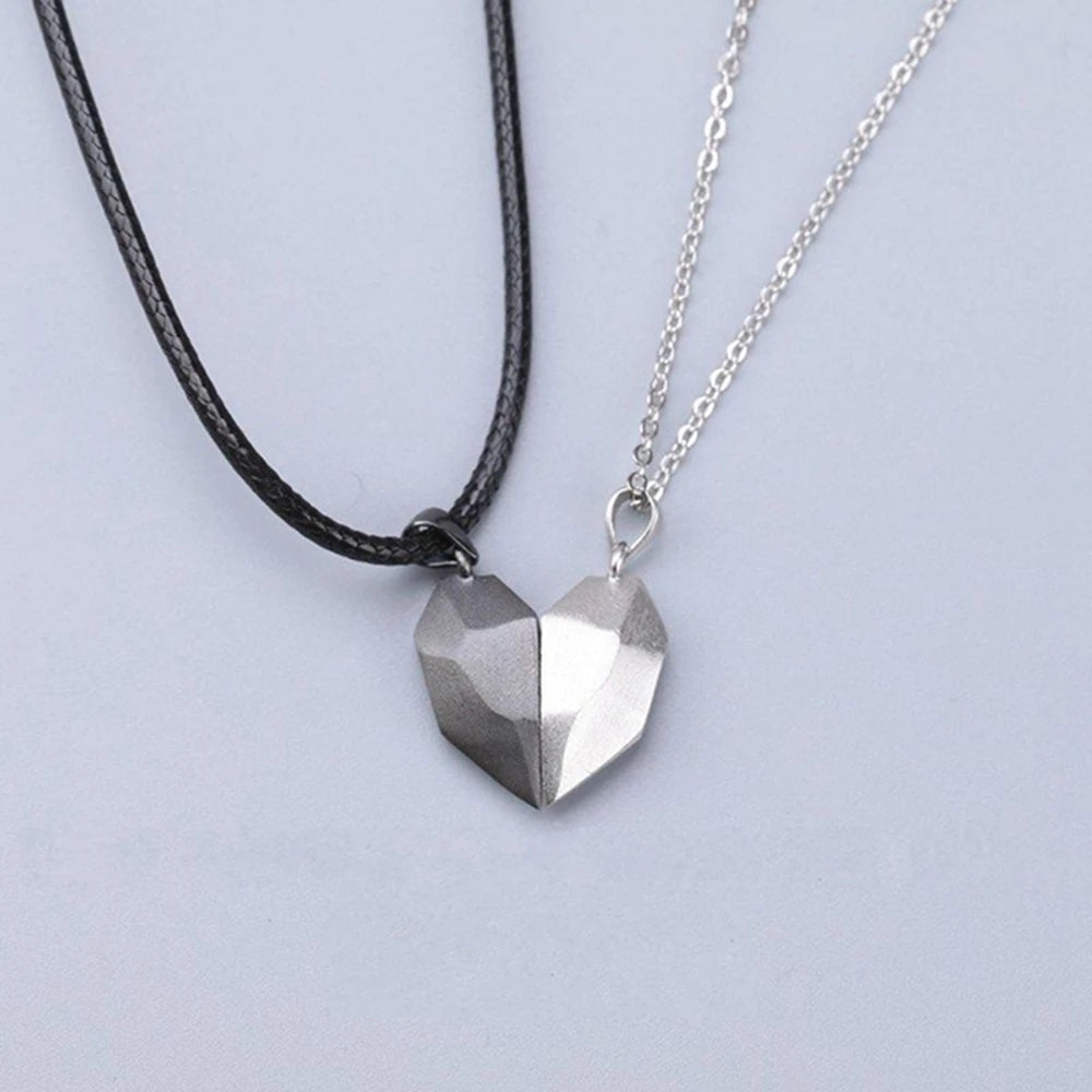 Fashion Magnetic Couple Necklace For Lovers Gothic Punk Heart Pendant Necklace For Men Women Necklaces Party Gift Jewelry