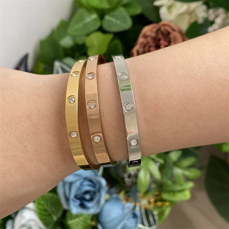 Simple Beautiful Lovers Cuff Bracelets For Woman Fashion Crystal Bangles Charm Jewelry Accessories Party Gifts