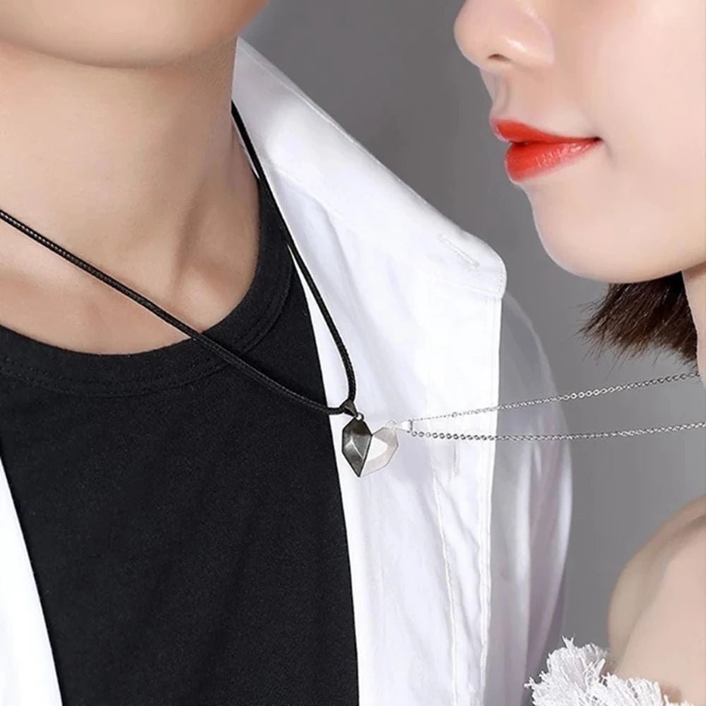 Fashion Magnetic Couple Necklace For Lovers Gothic Punk Heart Pendant Necklace For Men Women Necklaces Party Gift Jewelry